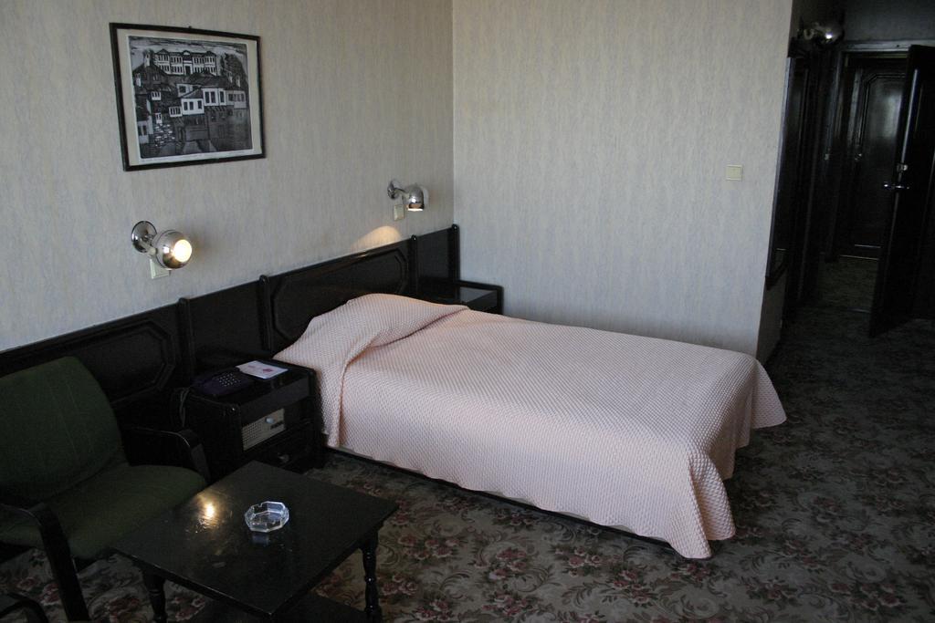 Hotel Bulgaria Добрич Номер фото