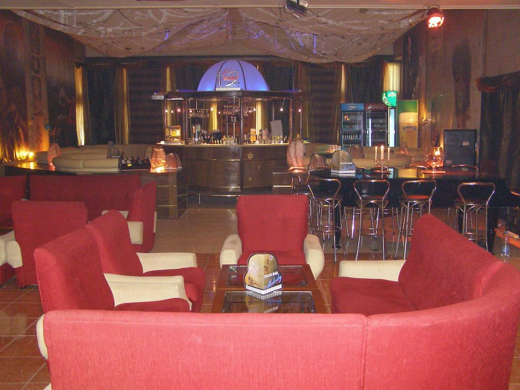 Hotel Bulgaria Добрич Экстерьер фото