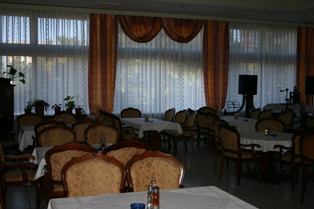 Hotel Bulgaria Добрич Экстерьер фото